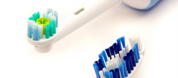 Les brosses et autres accessoires de santé bucco-dentaire